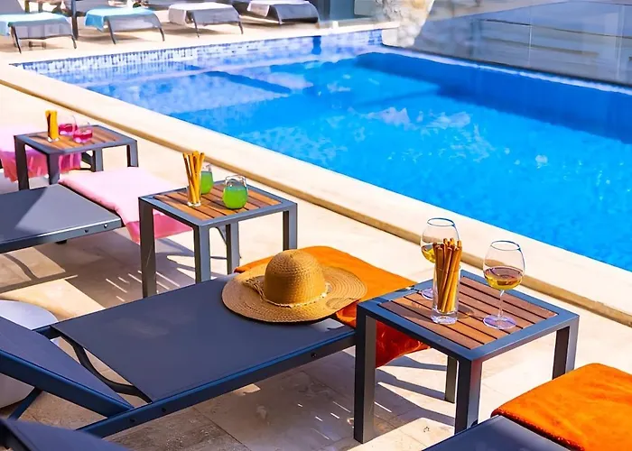 Villa Sura Elegant Retreat,sea View, Sleeps12 *