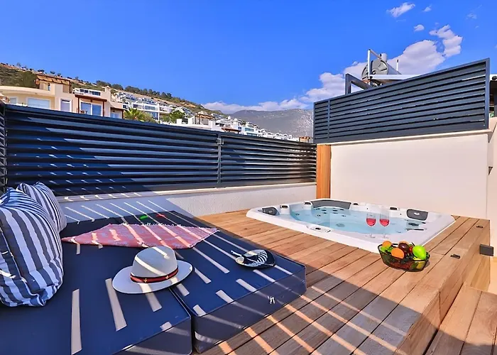 Sura Elegant Retreat,sea View, Sleeps12