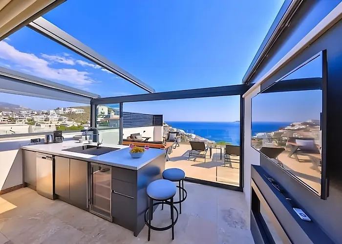 Sura Elegant Retreat,sea View, Sleeps12 Villa *