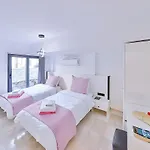 Villa Sura Elegant Retreat,sea View, Sleeps12 Kalkan