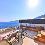 Sura Elegant Retreat,sea View, Sleeps12 빌라