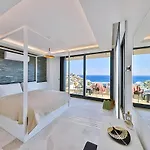 Sura Elegant Retreat,sea View, Sleeps12 빌라 칼칸