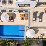 Sura Elegant Retreat,sea View, Sleeps12 빌라 *