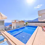 Sura Elegant Retreat,sea View, Sleeps12 빌라 칼칸