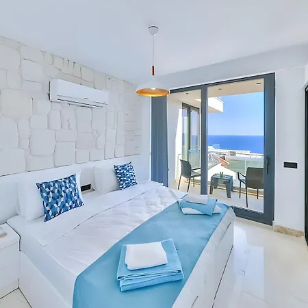 Sura Elegant Retreat,sea View, Sleeps12 Villa