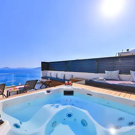 Villa Sura Elegant Retreat,sea View, Sleeps12 *