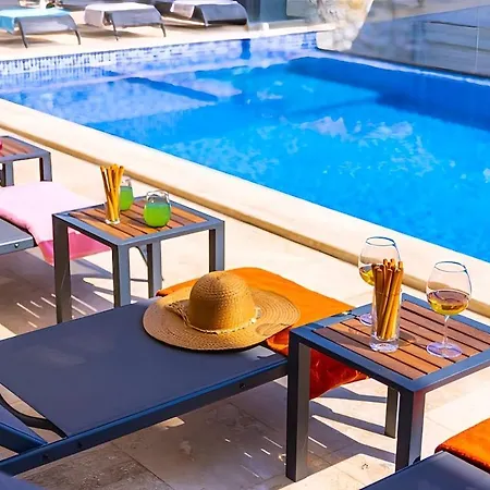 וילה Sura Elegant Retreat,sea View, Sleeps12 *