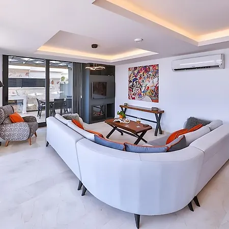 Sura Elegant Retreat,sea View, Sleeps12 Καλκάν