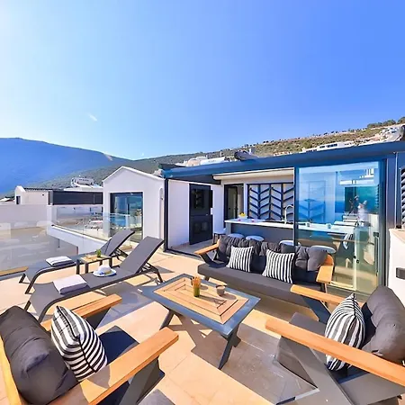 וילה Sura Elegant Retreat,sea View, Sleeps12 קלקן