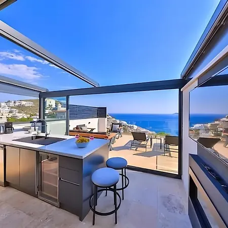 Sura Elegant Retreat,sea View, Sleeps12 Villa *