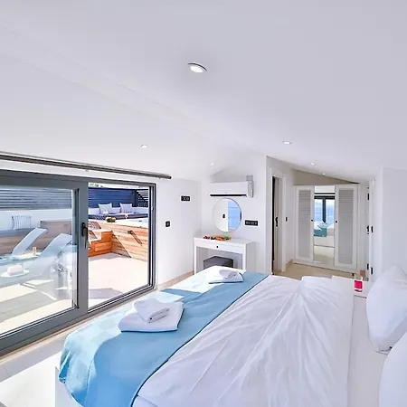 Sura Elegant Retreat,sea View, Sleeps12 *