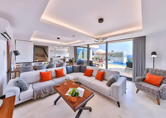 Sura Elegant Retreat,sea View, Sleeps12 *