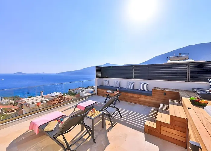 Sura Elegant Retreat,sea View, Sleeps12 וילה