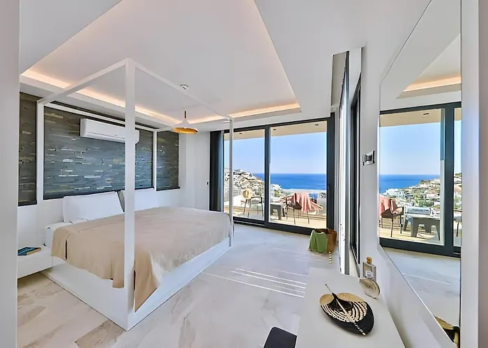 Sura Elegant Retreat,sea View, Sleeps12 וילה קלקן