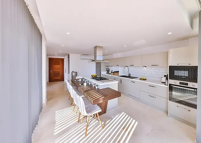 Sura Elegant Retreat,sea View, Sleeps12 * Καλκάν