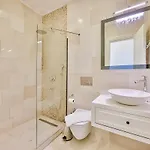 וילה Sura Elegant Retreat,sea View, Sleeps12 *